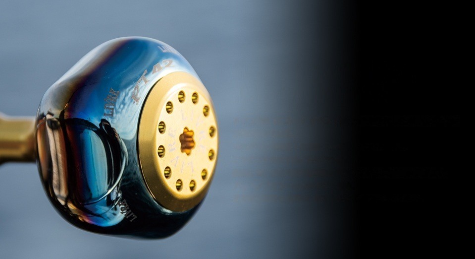 LIVRE PT42 cross-section: thin titanium body and aluminum knob collar