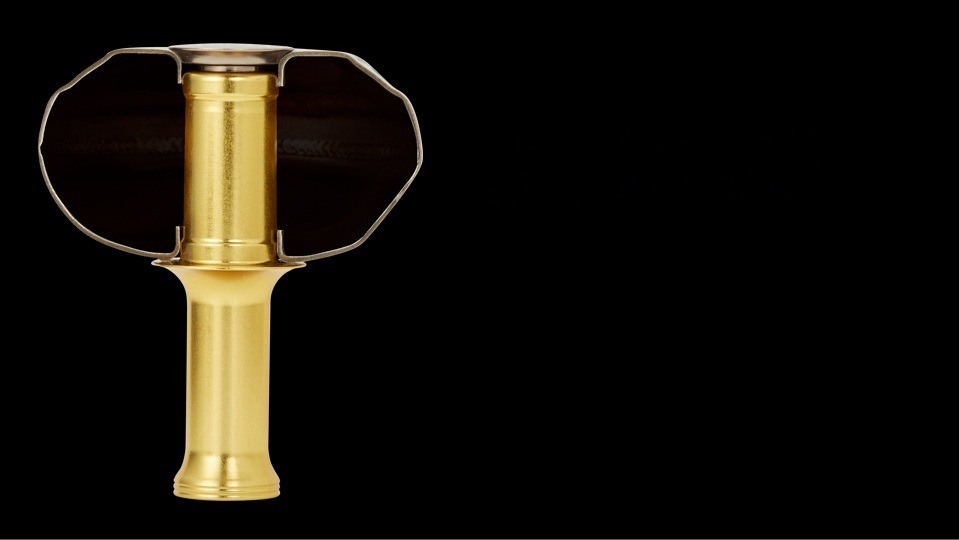 LIVRE EP41 cross-section: thin titanium body and aluminum knob collar