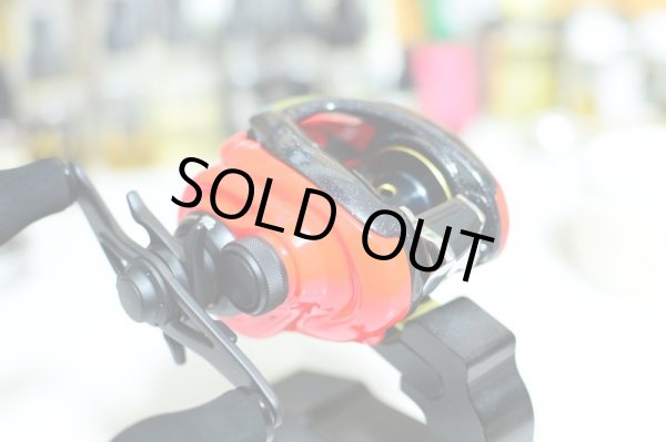 画像2: 【DECADEWORKS/ディケイドワークス】 13メタニウムXG カスタムペイントリール (ギャラクシーブラック×積層オレンジ) (2)