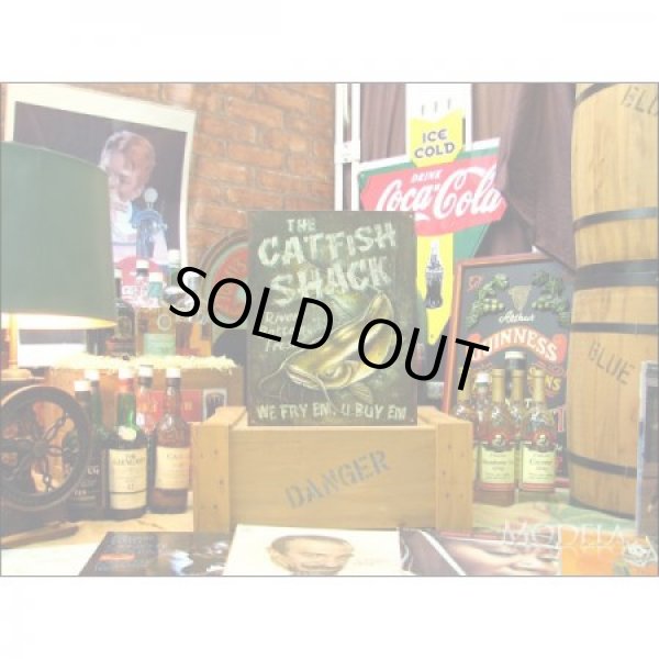 画像2: 釣りグッズ・インテリア【アメリカンブリキ看板】ナマズの釣り堀　品番：BS022 (2)