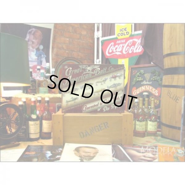 画像2: 釣りグッズ・インテリア【アメリカンブリキ看板】釣れる保障 品番:BS017 (2)