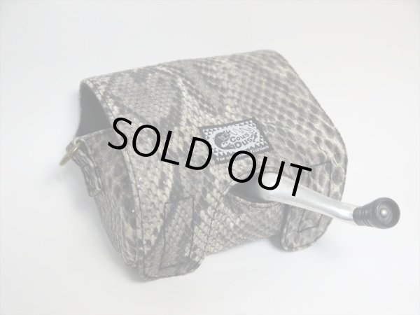 画像2: 【Couscous/クスクス】 ハンドメイドリールカバー スピニング SPパイソンブラック(型番:src-P_bla-bla) (2)